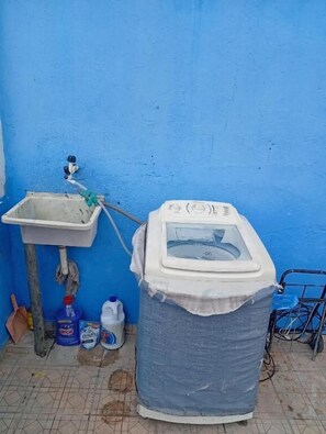 Family Room | Property grounds - Pousada Casa Verde Mar (Mangaratiba)