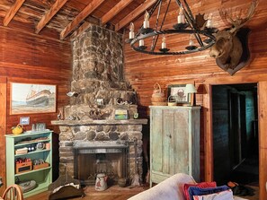 Interior - Sea Salt Cottage: 4  BR, 1  BA Cottage in Harpswell, Sleeps 7 (Harpswell)