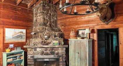 Sea Salt Cottage: 4 BR, 1 BA Cottage in Harpswell, Sleeps 7