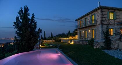 Villa Melivaro : Vue Mer, Piscine Privée et Wi-Fi à Tsoukalades