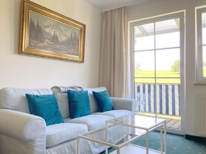 TV - Apartment with Garden View K1 206 (Spalt)