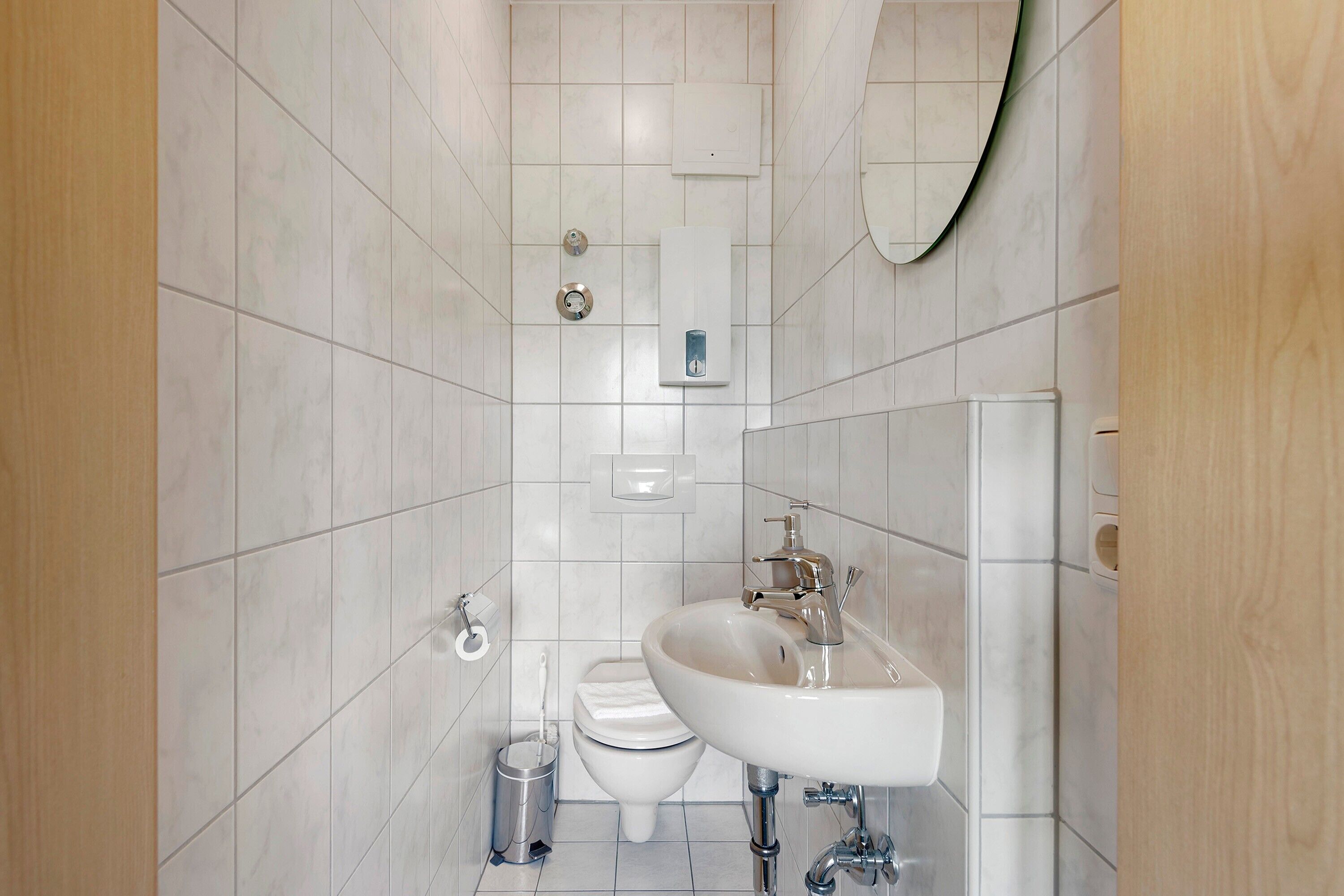 シャワー、ヘアドライヤー、タオル