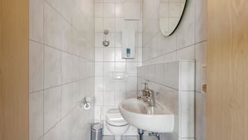 淋浴设施、吹风机、毛巾