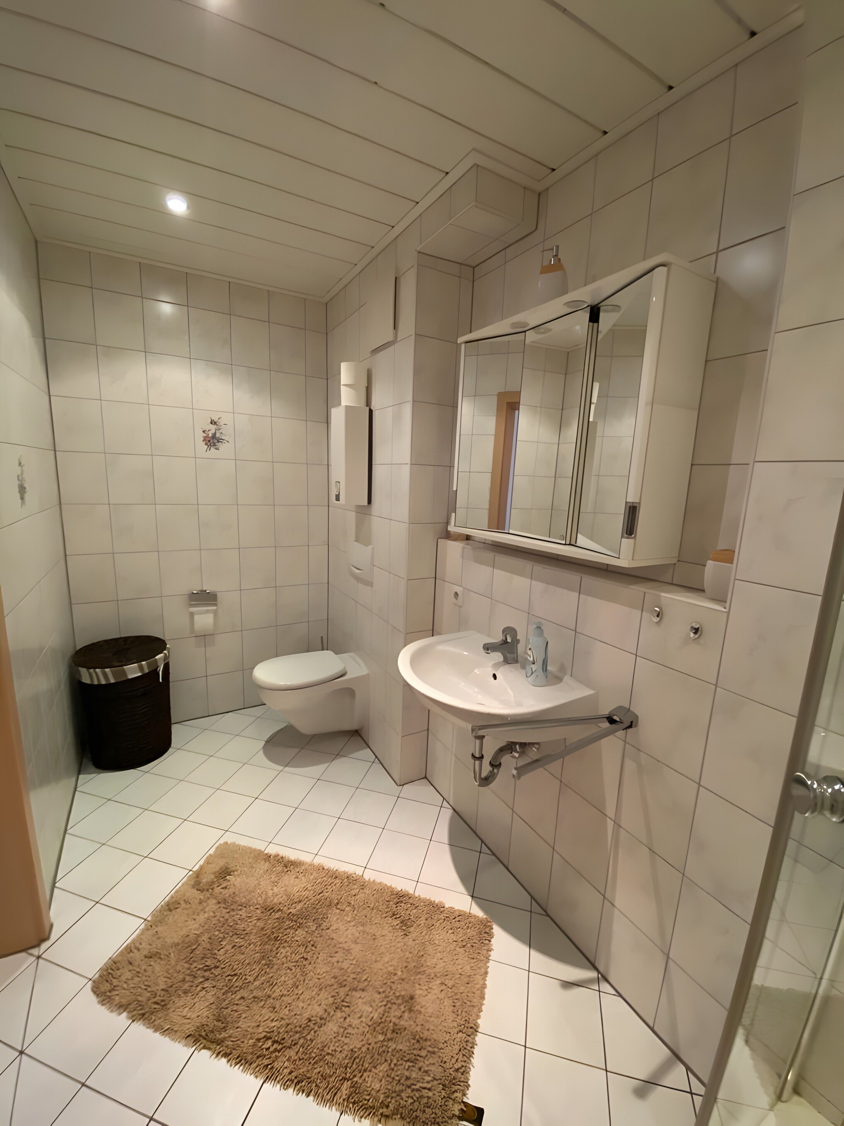 Bruser, hårtørrer, håndklæder