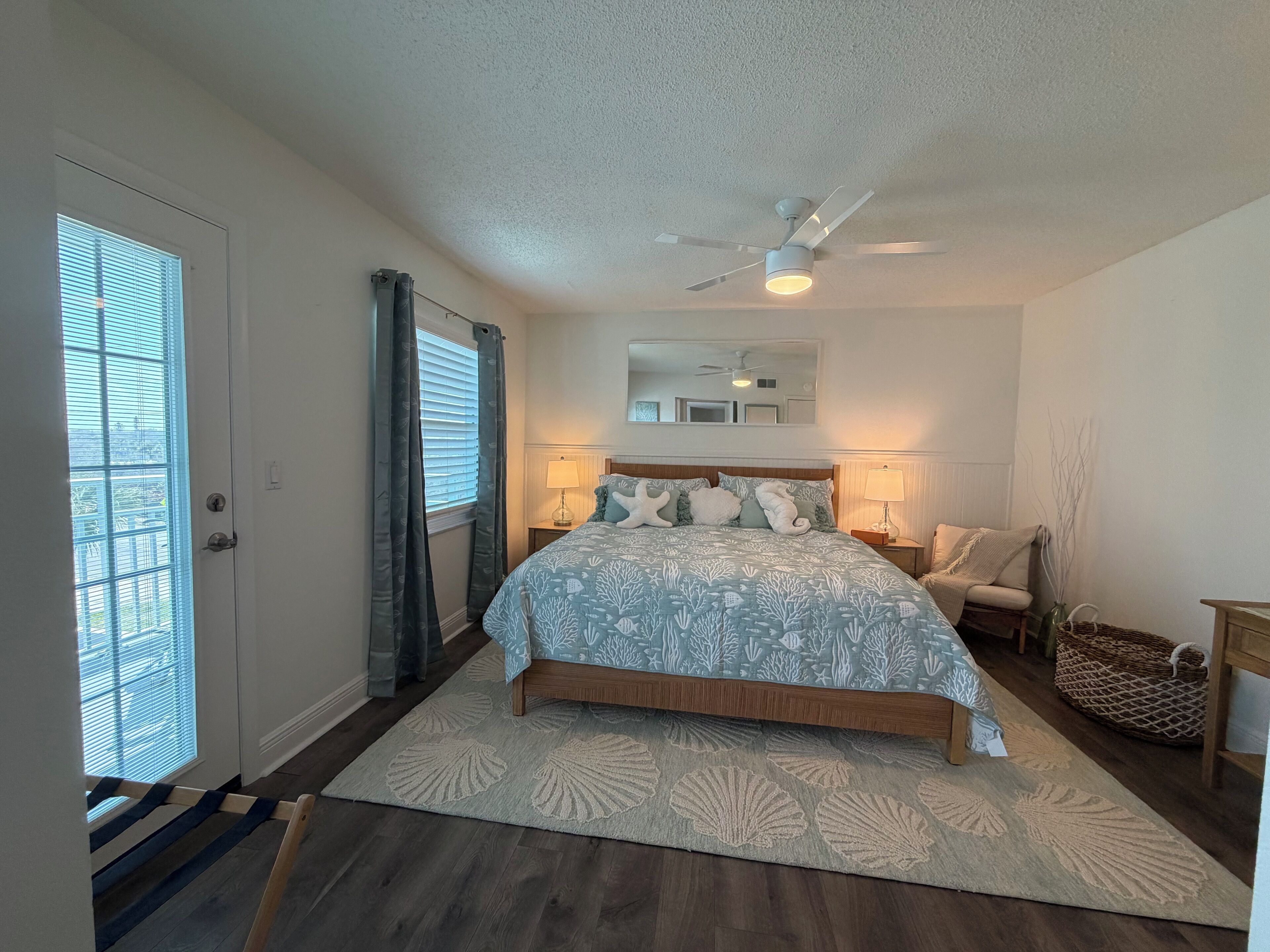 Strygejern/strygebræt, internetforbindelse, sengetøj