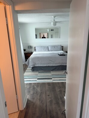 Fer et planche à repasser, accès Internet, draps fournis