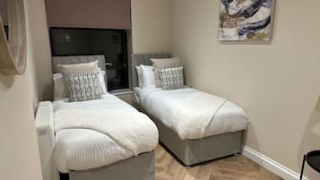 Bügeleisen/Bügelbrett, WLAN, Bettwäsche