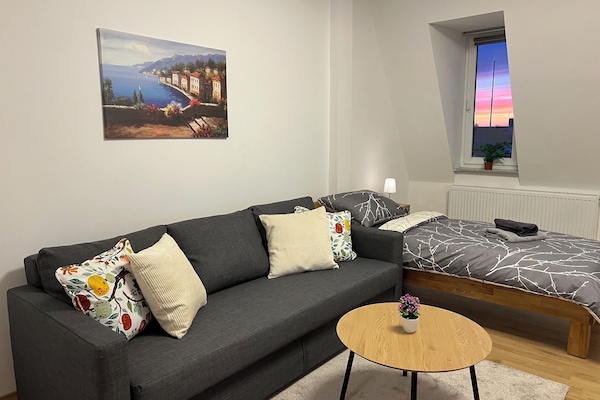 3 bedrooms, desk, iron/ironing board, free WiFi