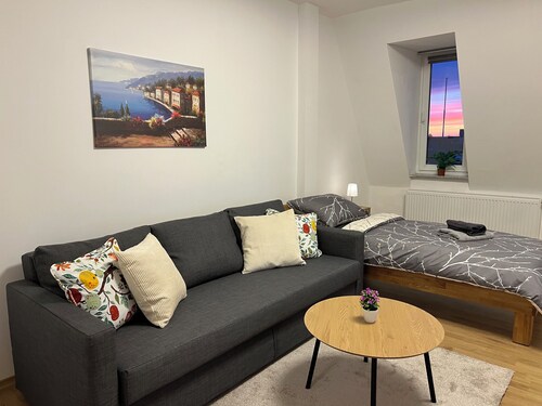 Blunest Apartment 5: 4-Zimmer-Wohnung mit Parkplatz
