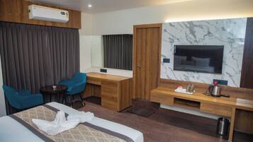 Laptop workspace, free WiFi