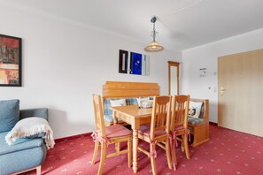 Interior - Superior Apartment with Lake View K2 102 (Spalt)