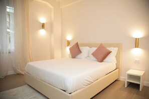 Double Room | In-room safe, desk, laptop workspace, iron/ironing board