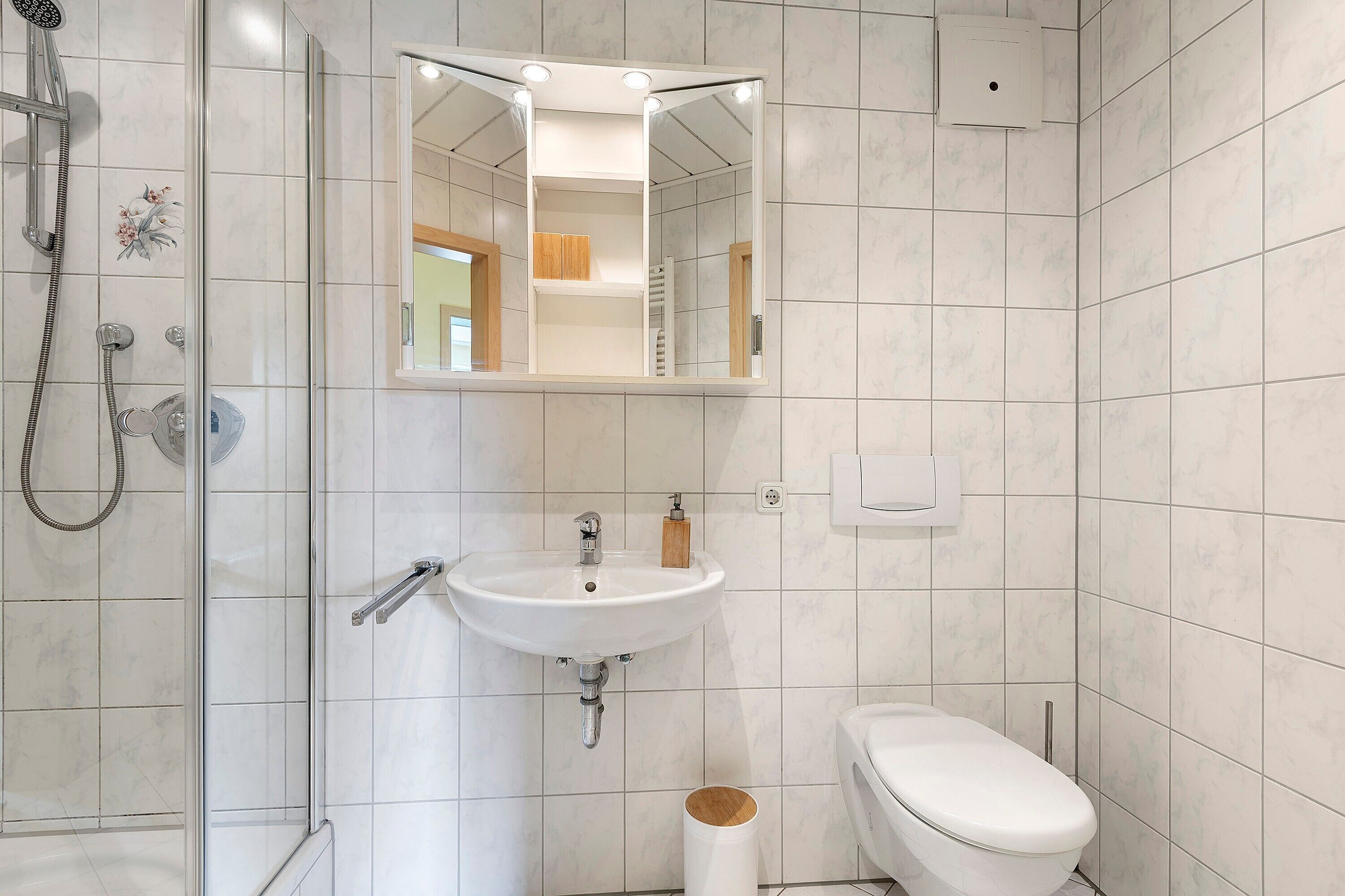 Dusche, Haartrockner, Handtücher