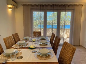 Dining - Villa Olivija - Dream beachfront apartment for 8 people! (Stara Novalja)
