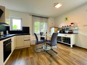 Fridge, microwave, oven, stovetop - Villa Olivija - A fantastic beachfront vacation apartment for 2 people! (Stara Novalja)