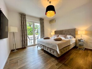 1 bedroom, in-room safe, iron/ironing board, free WiFi - Villa Olivija - A fantastic beachfront vacation apartment for 2 people! (Stara Novalja)