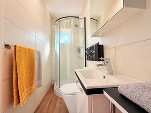 Shower, hair dryer, towels, soap - Villa Olivija - A fantastic beachfront vacation apartment for 2 people! (Stara Novalja)