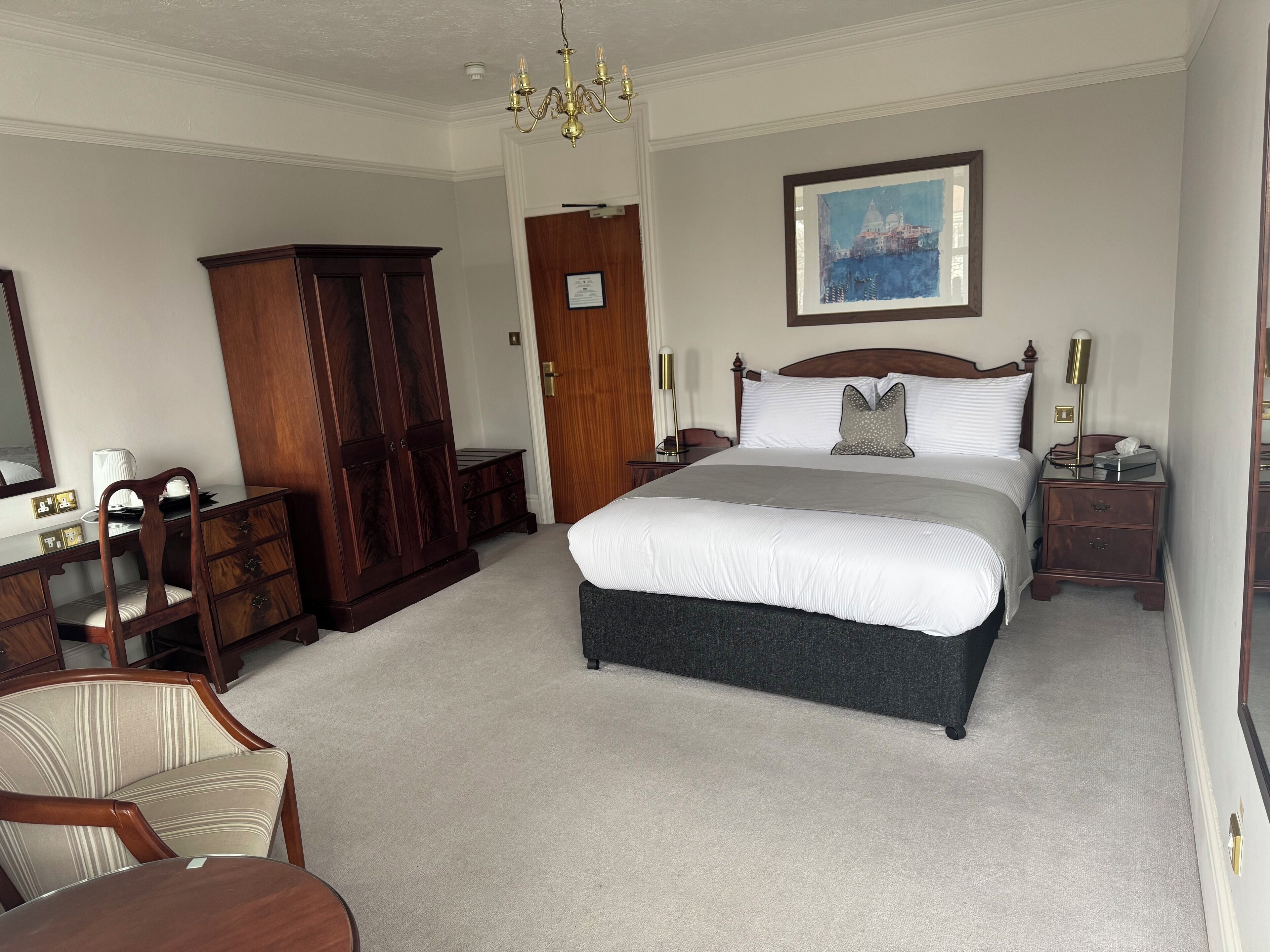 Coffres-forts dans les chambres, bureau