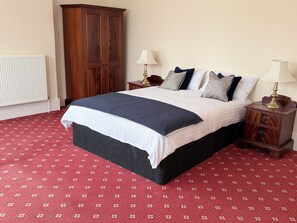 In-room safe, desk, laptop workspace, iron/ironing board - The Windsor House Hotel (Worthing)
