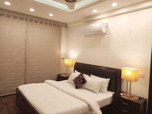 2 chambres, fer et planche à repasser, Wi-Fi gratuit, draps fournis