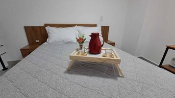 Iron/ironing board, WiFi, bed sheets