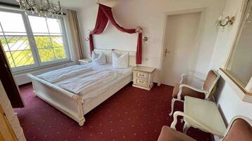 Bügeleisen/Bügelbrett, WLAN, Bettwäsche