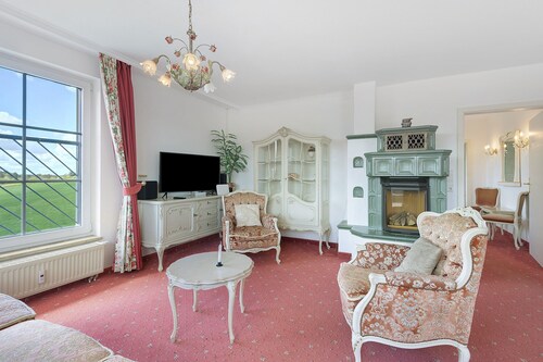 Apartment "Romantic Suite with Whirlpool", Lake View, Private Terrace & Wi-Fi