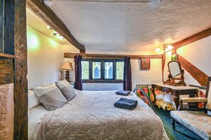 2 bedrooms, free WiFi, bed sheets - Old Town Cottage, Hastings (Hastings)