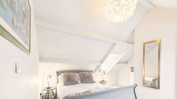 3 bedrooms, iron/ironing board, travel cot, WiFi