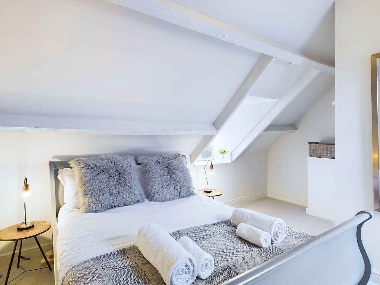 Iron/ironing board, travel cot, WiFi, bed sheets