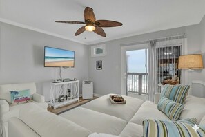 3 bedrooms, free WiFi, bed sheets - Captain's Quarters | Oceanfront Condo (North Topsail Beach)