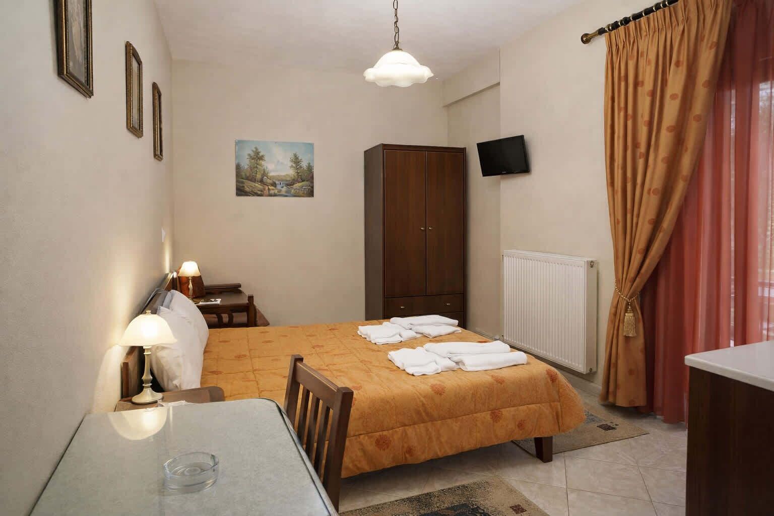 Bureau, Wi-Fi, draps fournis