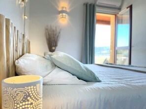 3 bedrooms, iron/ironing board, Internet, bed sheets - Les Vigies -T4 vue mer-terrasse-parking-6 pers (Collioure)