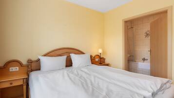 1 habitación, tabla de planchar con plancha, wifi y ropa de cama