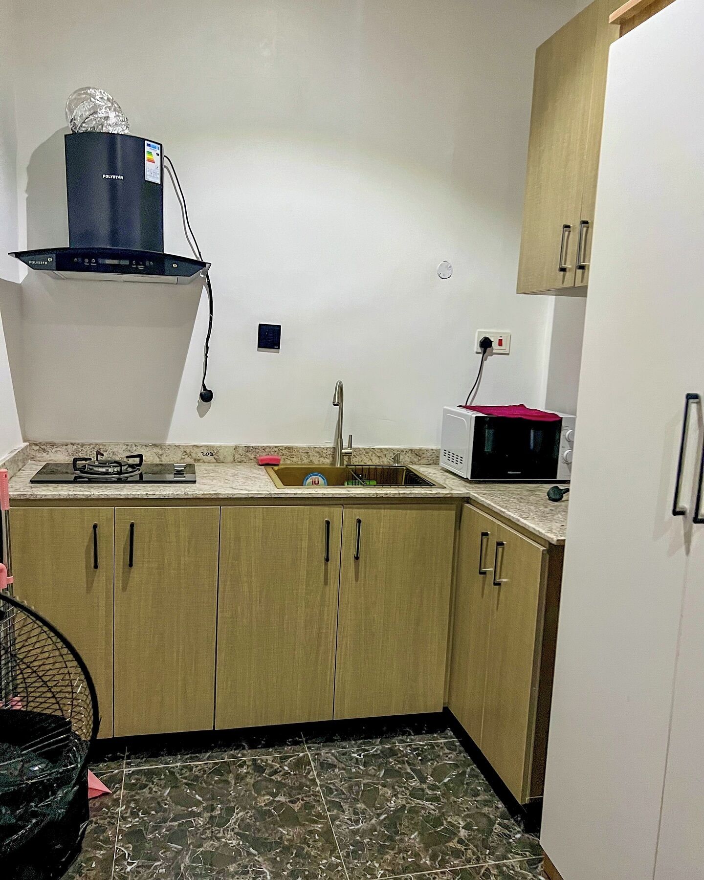 Appartement Deluxe, balcon, vue ville | Cuisine privée | Réfrigérateur, micro-ondes, four, plaque de cuisson