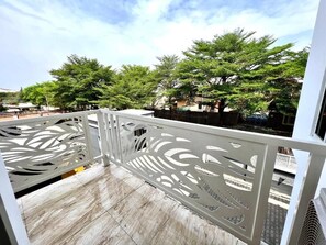 Deluxe Apartment, Balcony, City View | Property grounds - T AND T APARTMENT (Makurdi)
