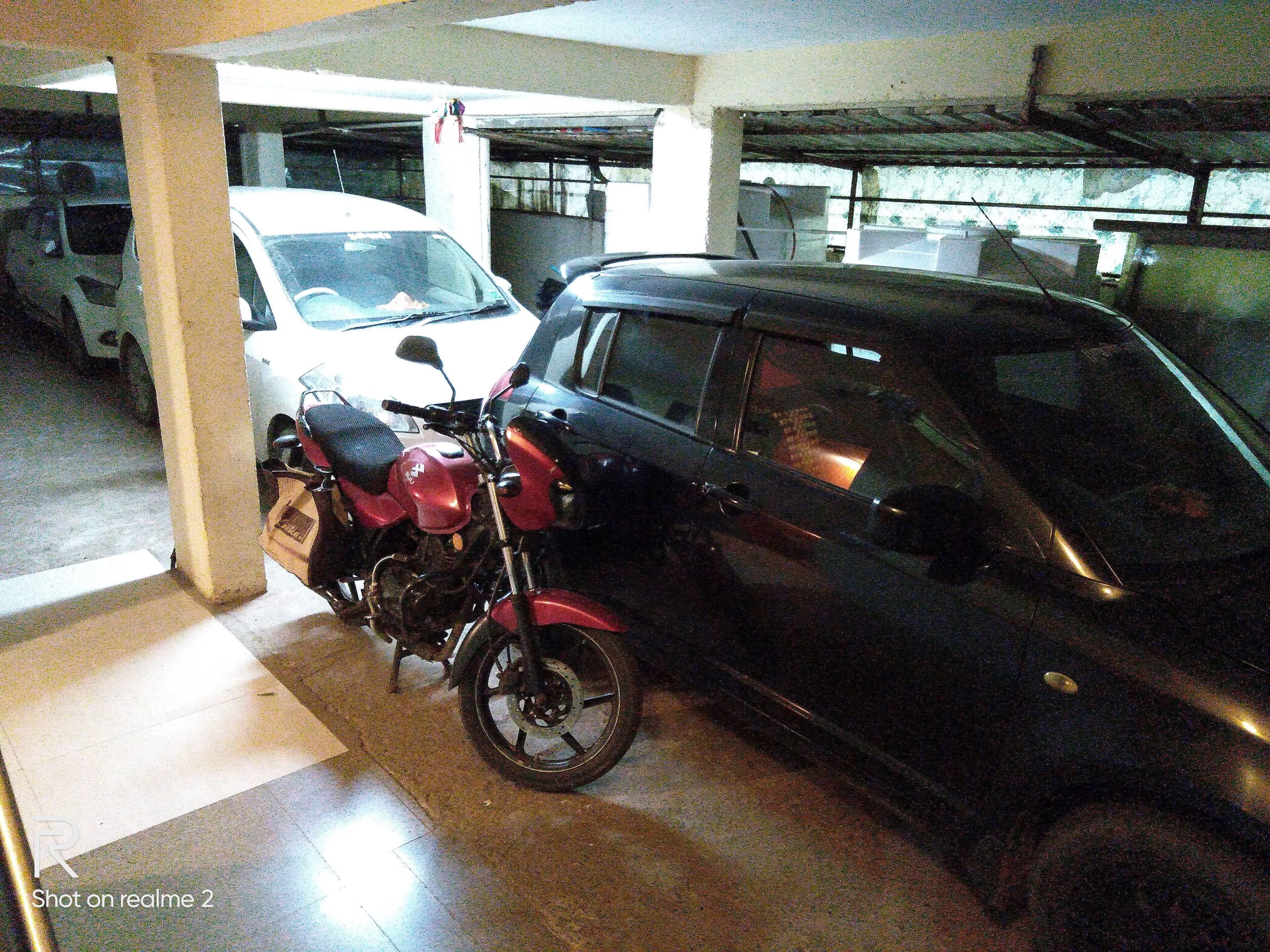 Parkir mandiri gratis dan parkir valet gratis