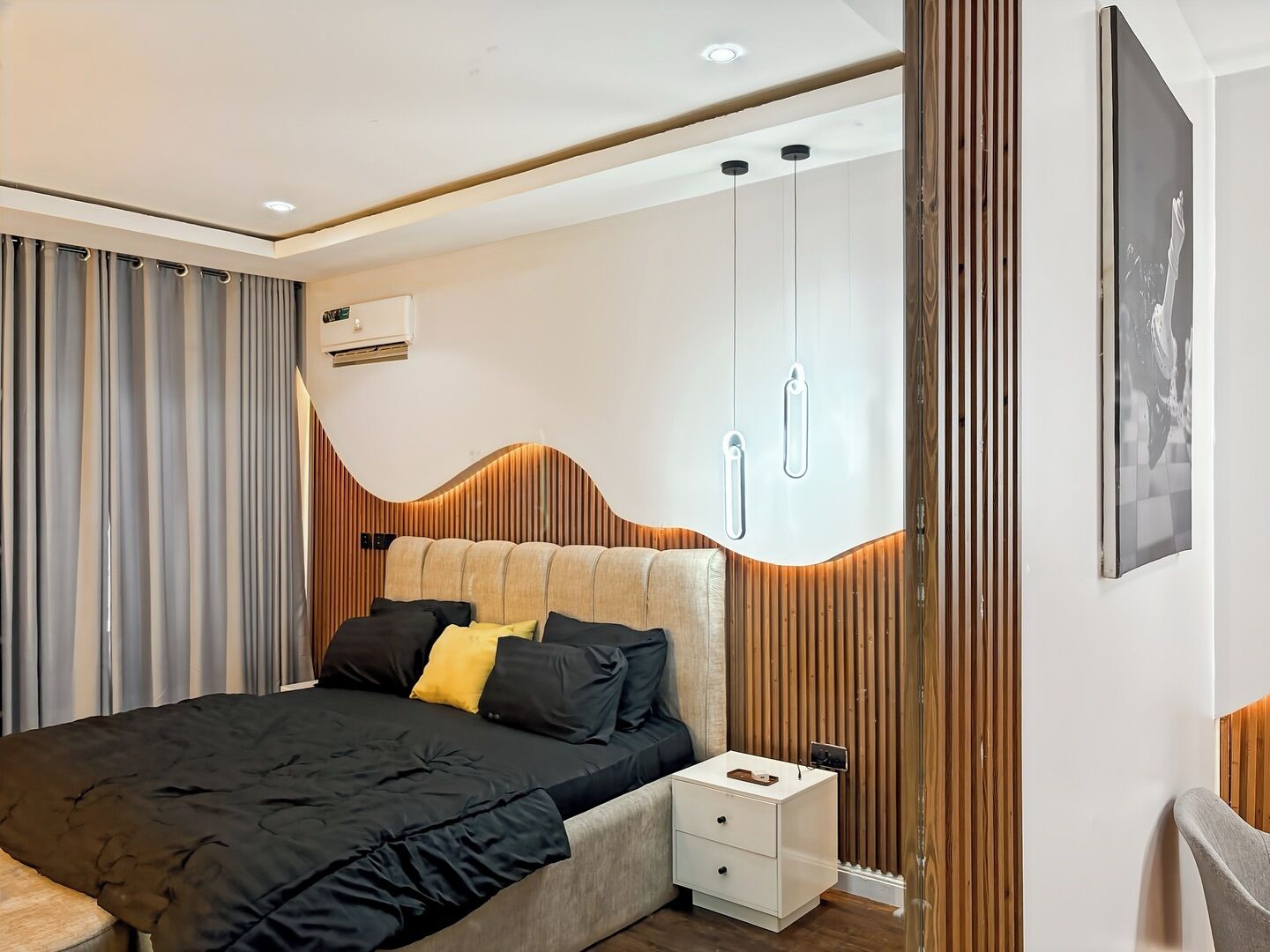 Deluxe kamer, balkon, uitzicht op stad | Een bureau, een laptopwerkplek, verduisterende gordijnen