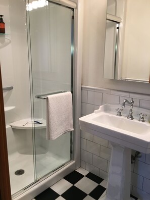 Condo, 2 Bedrooms, Air conditioning, Courtyard View | Bathroom - Zen vacation in historic Marblehead  (Marblehead)