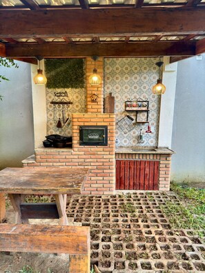 Outdoor dining - Refuge Cantareira (Caieiras)