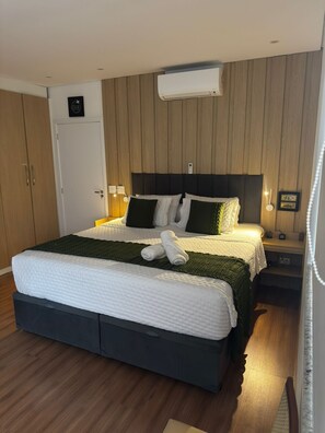 Iron/ironing board, Internet, bed sheets - Refuge Cantareira (Caieiras)