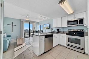 Fridge, microwave, oven, stovetop - Cozy Coastal Retreat~1BR/1B~Boat Parking & Pool (Gulf Shores)