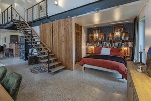 4 bedrooms, iron/ironing board, free WiFi, bed sheets - Contemporary, cocoon-like home, ideal for family gatherings or friends. (Blois)
