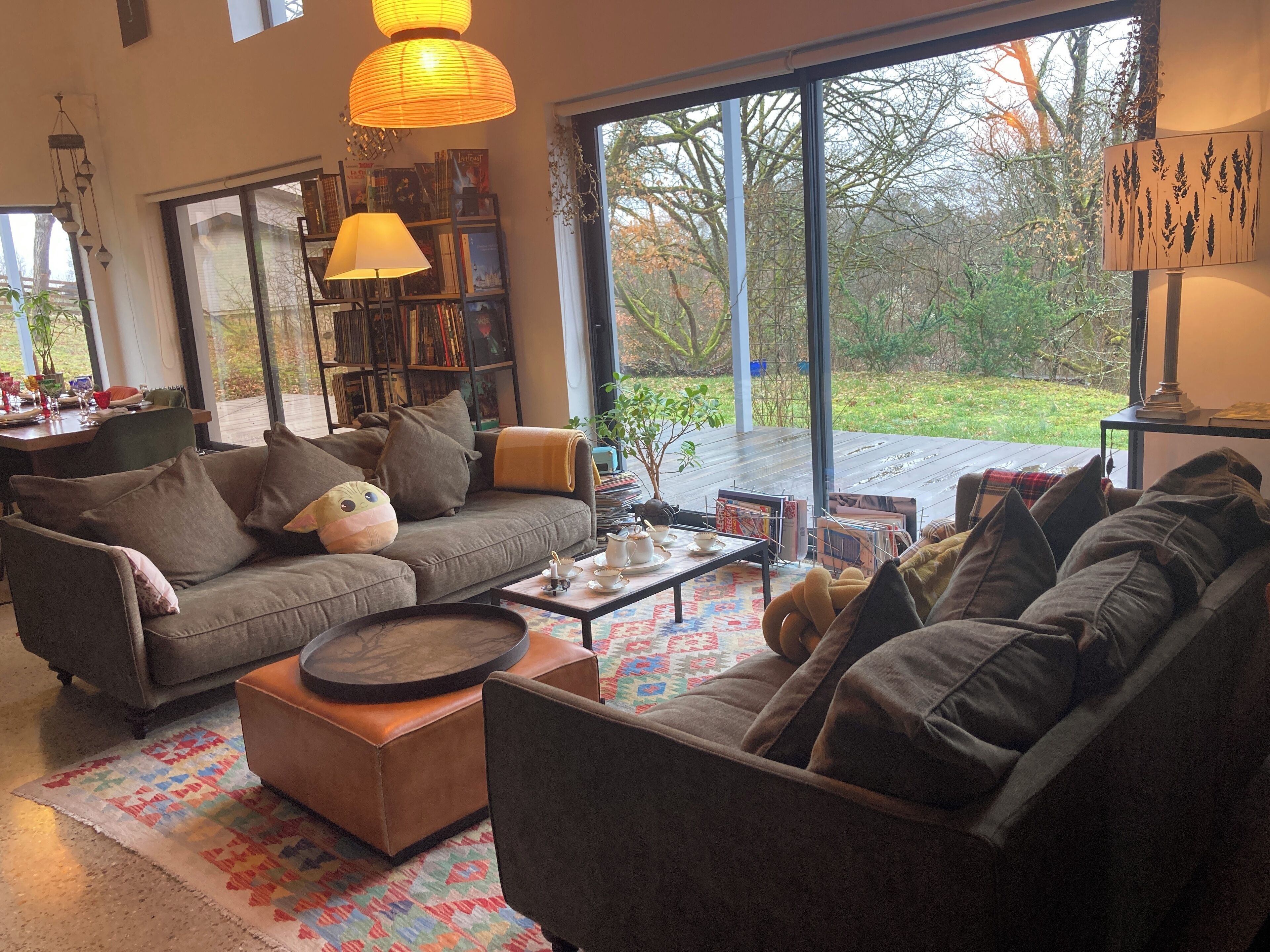 Contemporary, Cocoon-like Home, Ideal For Family Gatherings Or Friends. - Blois