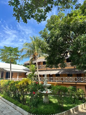 Front of property - Holiday Beach Hotel (Nosy Be)