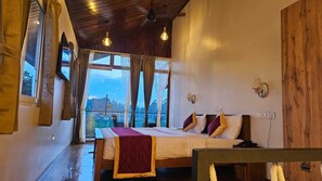 4 bedrooms, iron/ironing board, free WiFi, bed sheets - ASR Holidays, Your Cozy Haven in Valparai (Valparai)