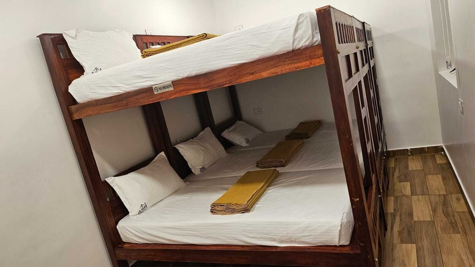 4 slaapkamers, een strijkplank/strijkijzer, gratis wifi, beddengoed