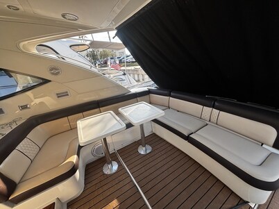 Beautiful yacht for rent with 4 beds, kitchen, grill, 4 tvs, internet, ac