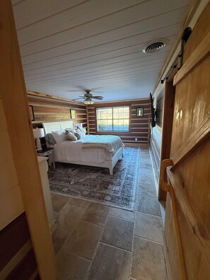 3 bedrooms, WiFi, bed sheets, wheelchair access