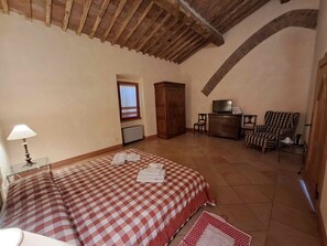 Superior-huone, näköala puutarhaan | Työpöytä, ilmainen Wi-Fi